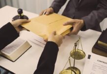 איך פועלת צוואה נוטריונית ומתי ניתן לערער עליה?